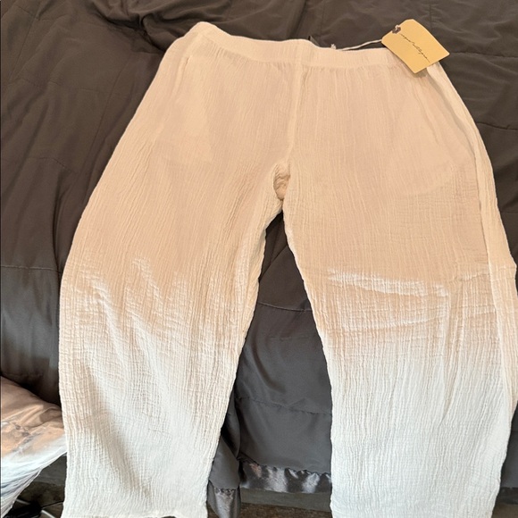 Off white textured pant! - Picture 1 of 2